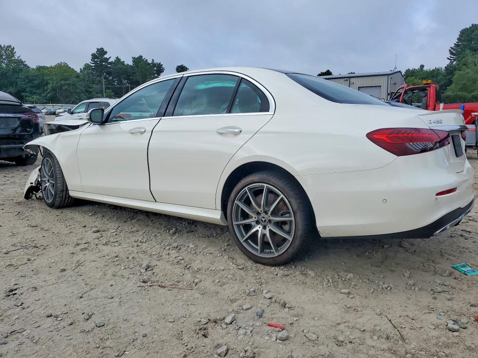 2022 MERCEDES-BENZ E 450 4MATIC — Фото 2 из 13