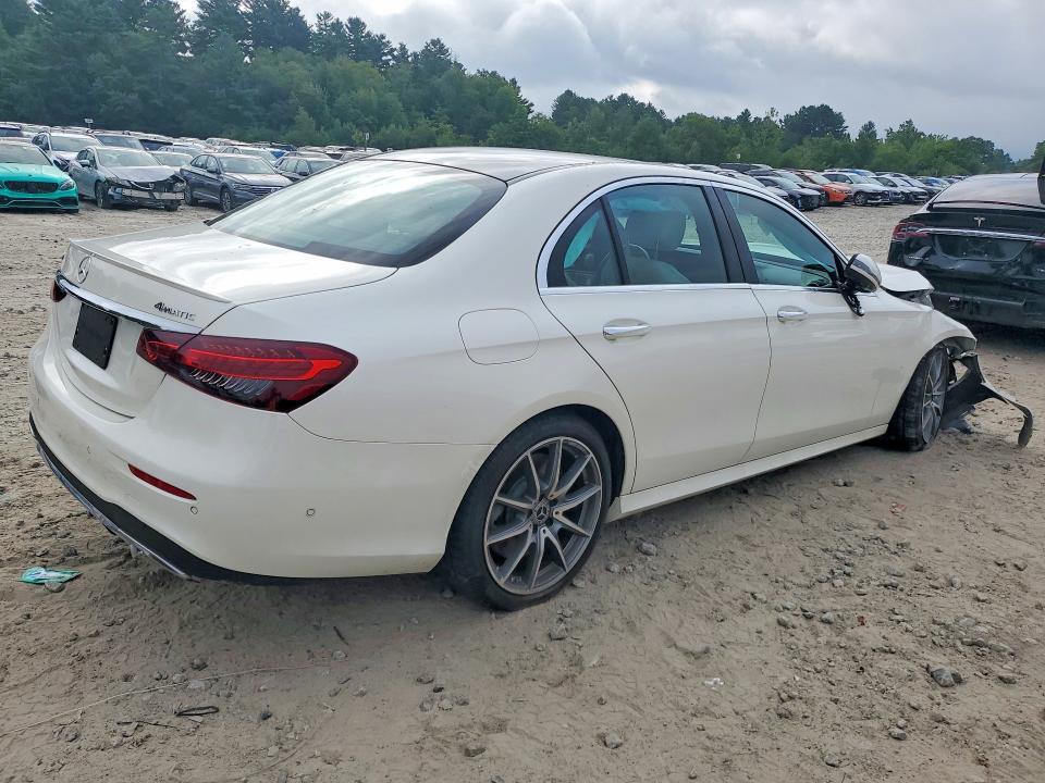 2022 MERCEDES-BENZ E 450 4MATIC — Фото 3 из 13