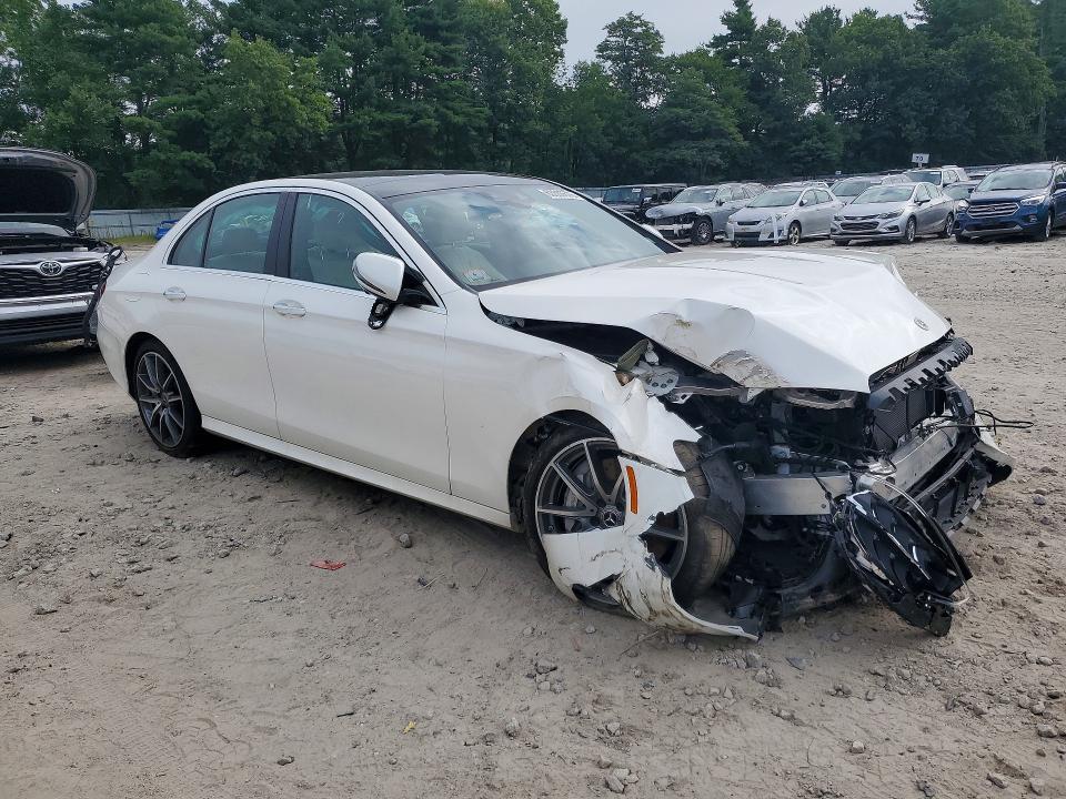 2022 MERCEDES-BENZ E 450 4MATIC — Фото 4 из 13