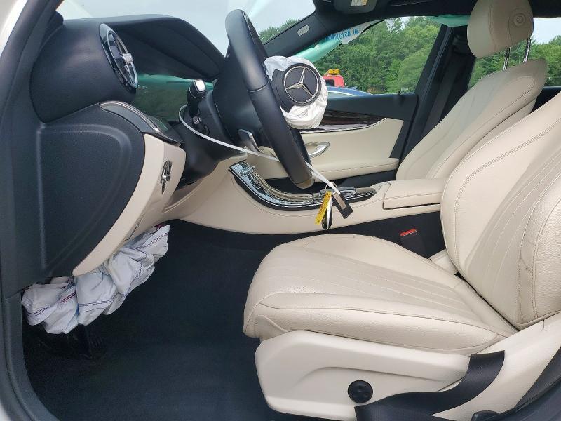 2022 MERCEDES-BENZ E 450 4MATIC — Фото 7 из 13