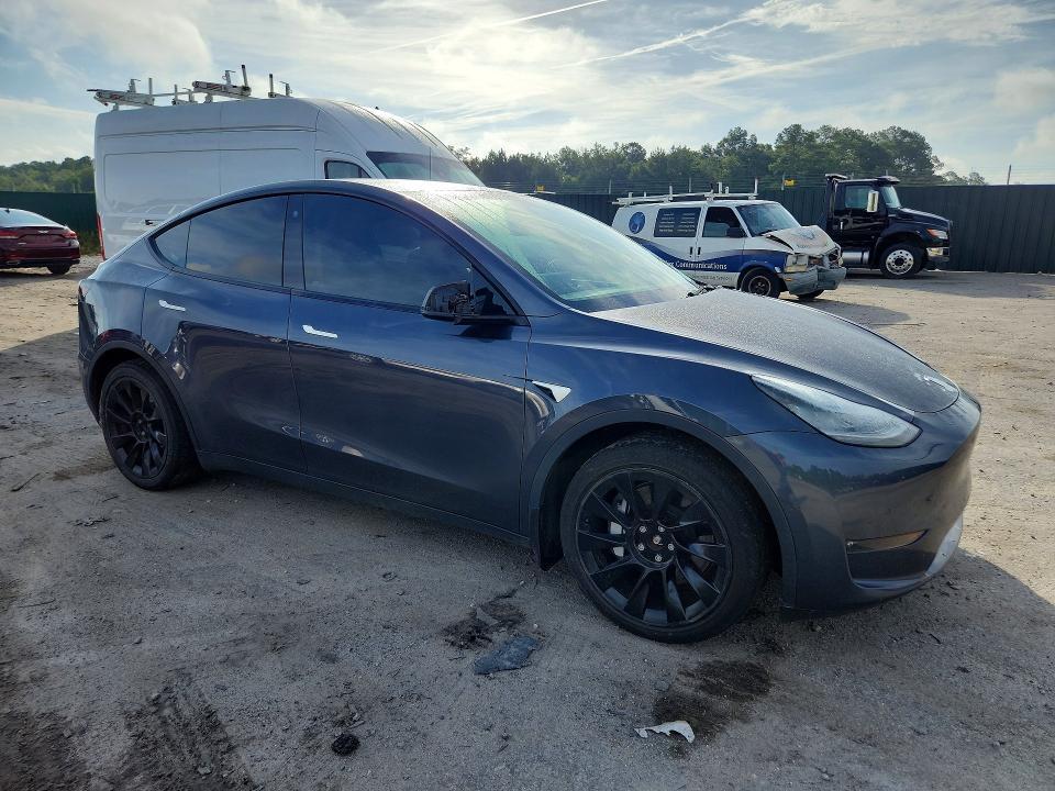 2022 TESLA MODEL Y — Фото 4 из 12