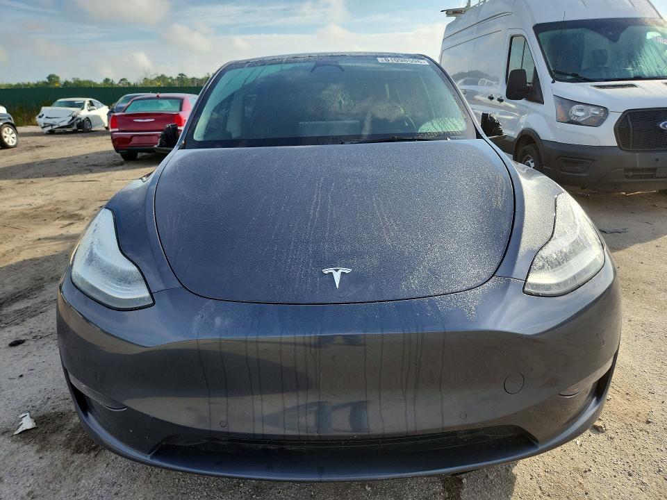 2022 TESLA MODEL Y — Фото 5 из 12