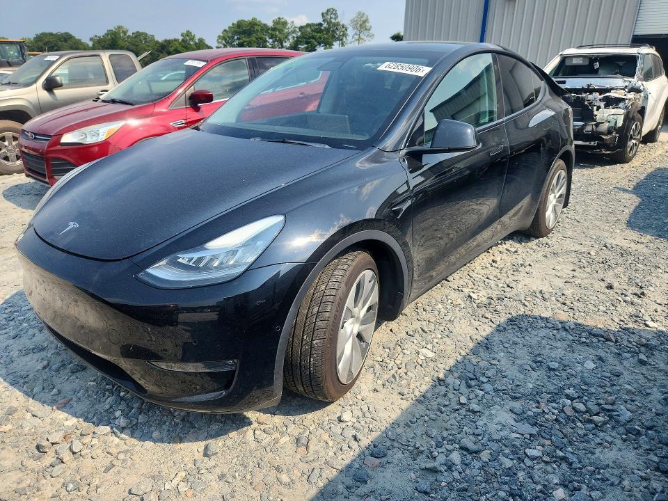 2022 TESLA MODEL Y 7SAYGAEE7NF313390