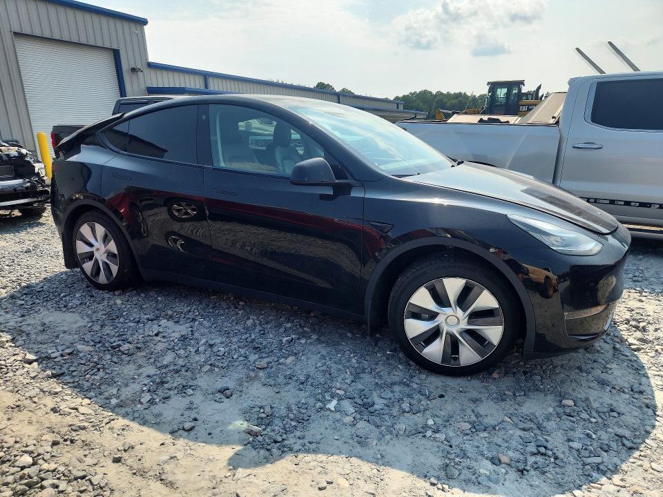7SAYGAEE7NF313390 2022 TESLA MODEL Y photo no. 4