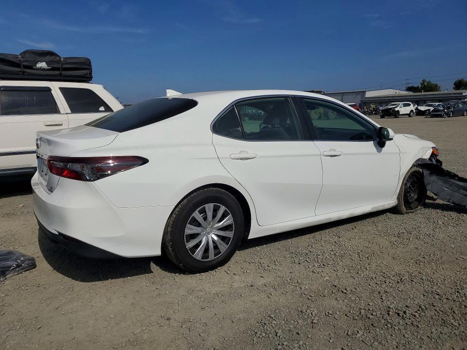 4T1C31AK2MU027964 2021 TOYOTA CAMRY photo no. 3