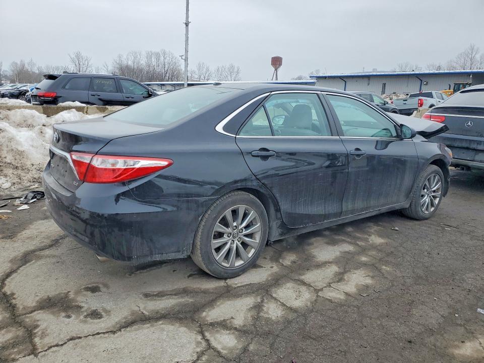2016 TOYOTA CAMRY XLE — Фото 3 из 12