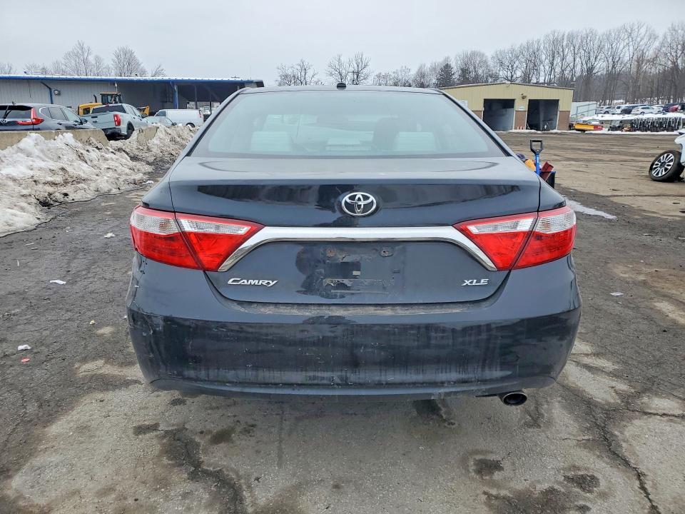 2016 TOYOTA CAMRY XLE — Фото 6 из 12