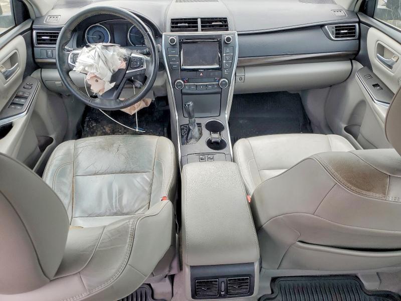 2016 TOYOTA CAMRY XLE — Фото 8 из 12