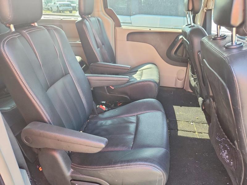 2016 CHRYSLER TOWN & COUNTRY TOURING — Фото 11 из 13