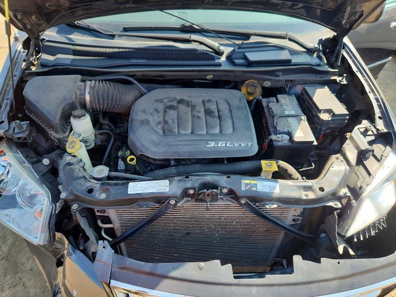 2016 CHRYSLER TOWN & COUNTRY TOURING — Фото 12 из 13