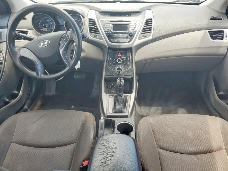 2016 HYUNDAI ELANTRA SE — Фото 8 из 12