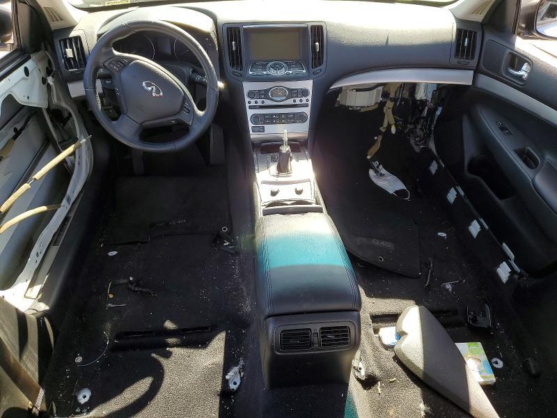 2015 INFINITI Q40 BASE — Фото 8 из 12