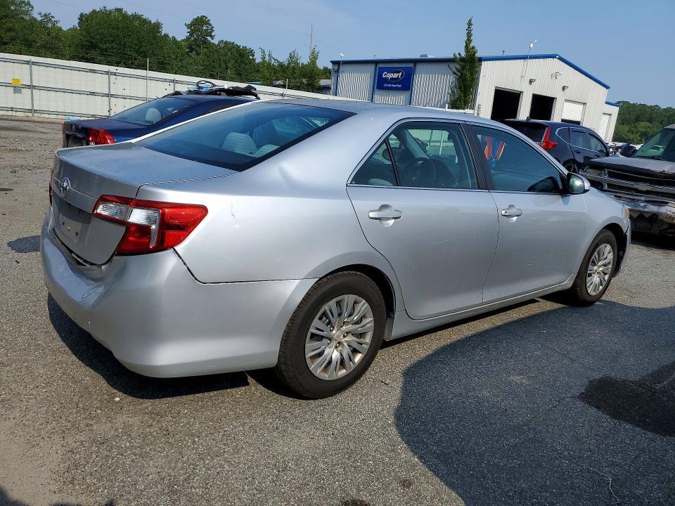 2014 TOYOTA CAMRY L — Фото 3 из 12