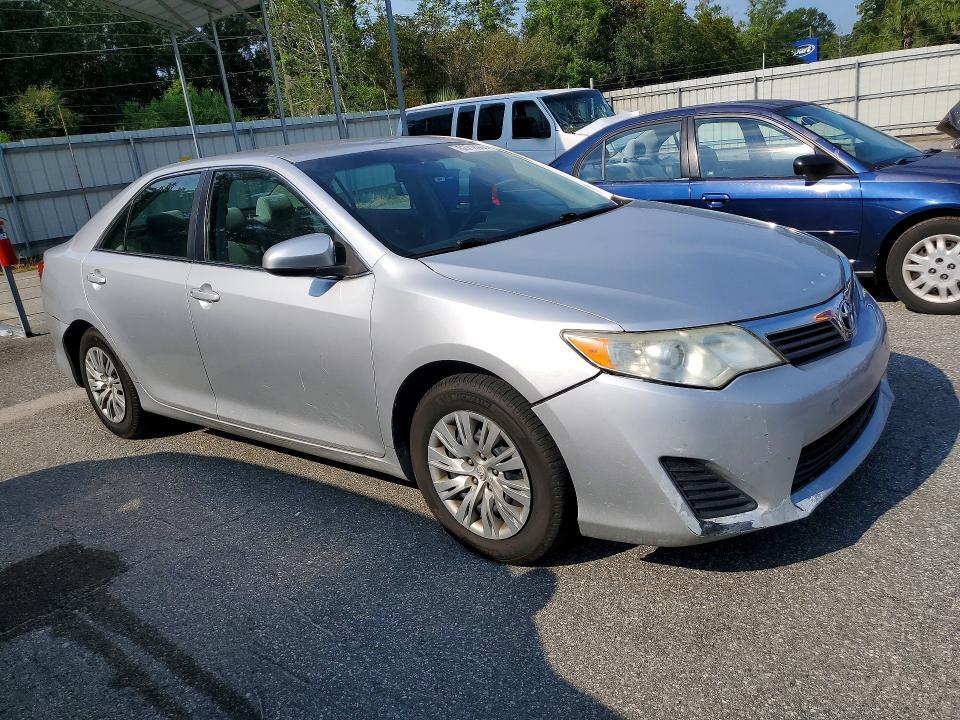 2014 TOYOTA CAMRY L — Фото 4 из 12