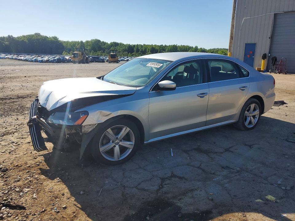 2013 VOLKSWAGEN PASSAT