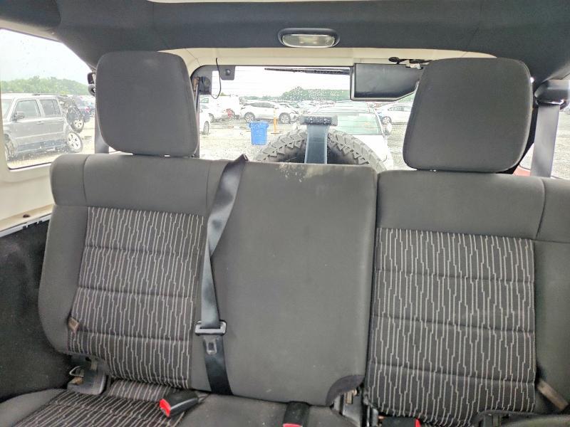 2011 JEEP WRANGLER UNLIMITED SAHARA — Фото 10 из 13