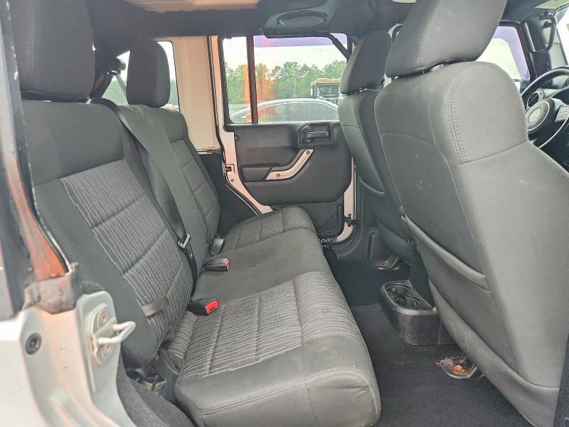 2011 JEEP WRANGLER UNLIMITED SAHARA — Фото 11 из 13