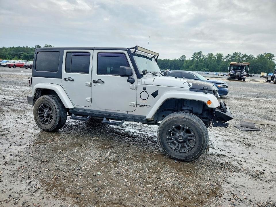 2011 JEEP WRANGLER UNLIMITED SAHARA — Фото 4 из 13