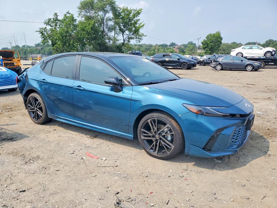 2026 TOYOTA CAMRY XSE — Фото 4 из 12