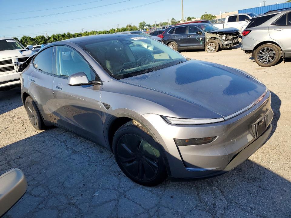 2026 TESLA MODEL Y — Фото 4 из 13