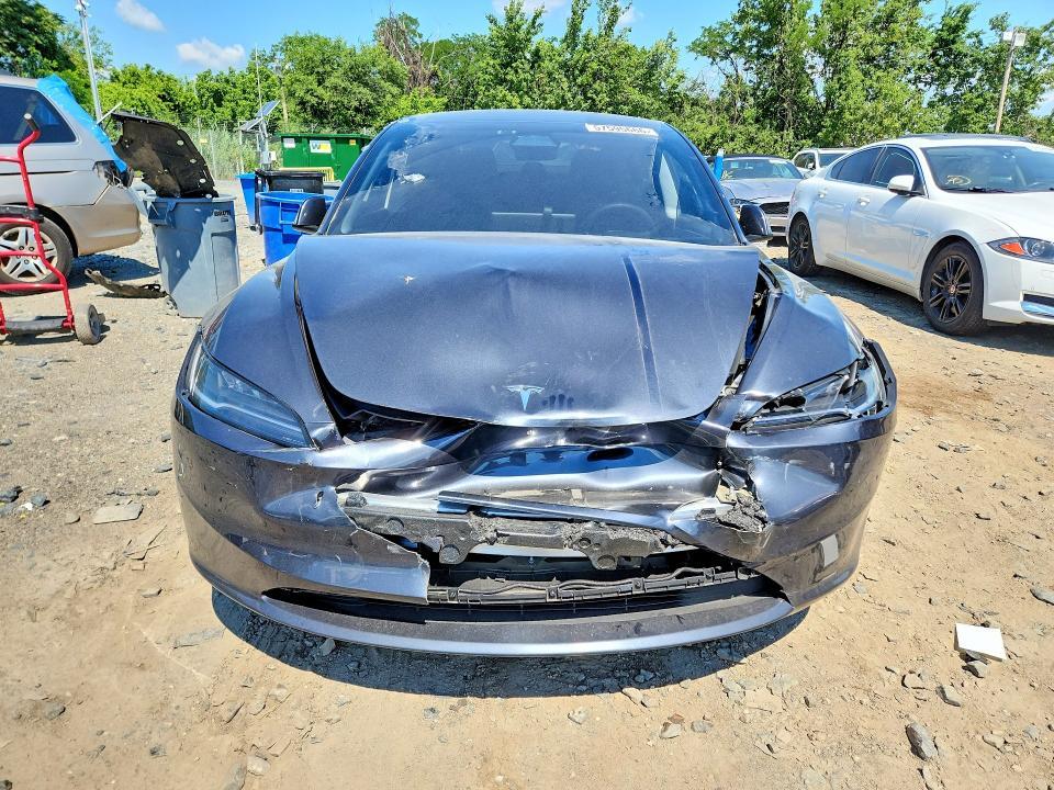 2025 TESLA MODEL 3 — Фото 5 из 12