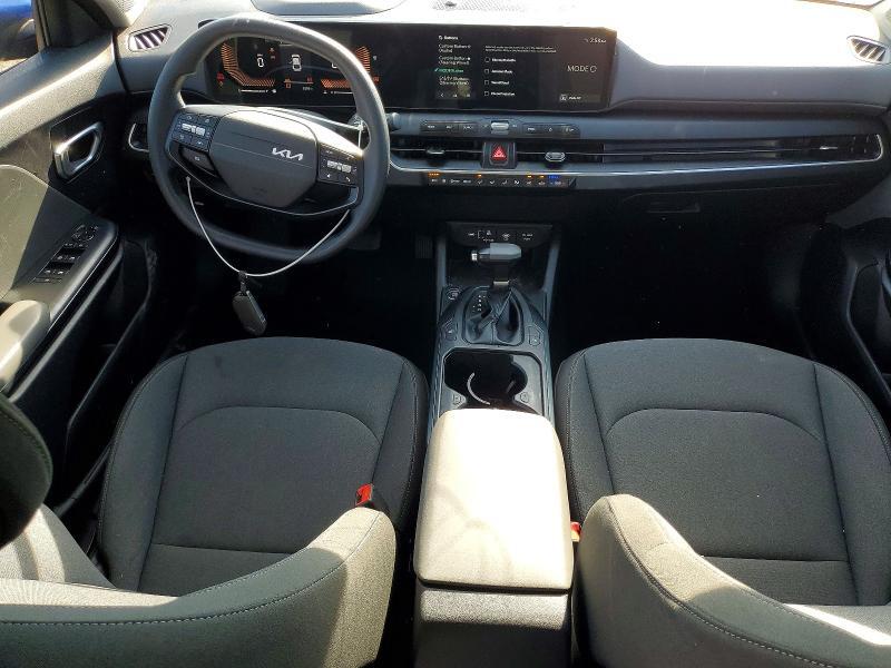 2025 KIA K4 LXS — Фото 8 из 12