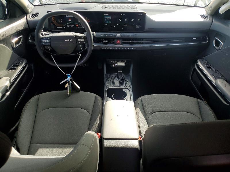 2025 KIA K4 LXS — Фото 8 из 12