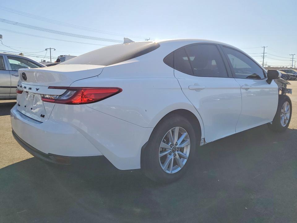 2025 TOYOTA CAMRY LE — Фото 3 из 13