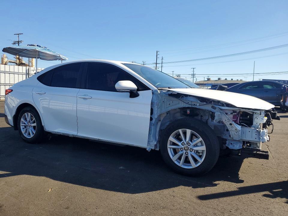 2025 TOYOTA CAMRY LE — Фото 4 из 13