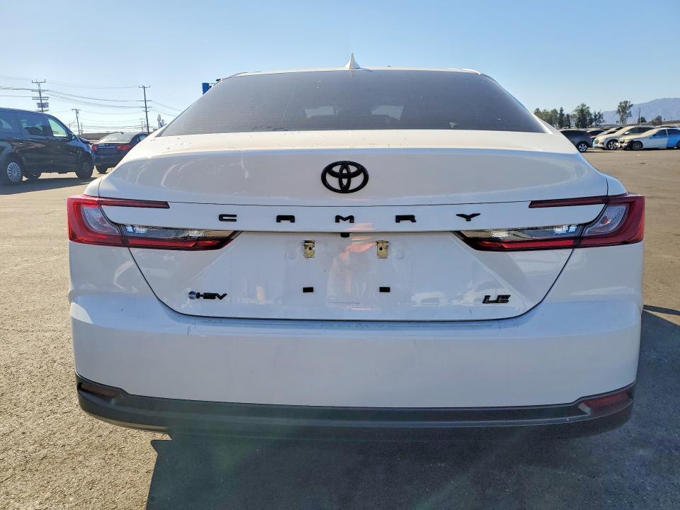 2025 TOYOTA CAMRY LE — Фото 6 из 13