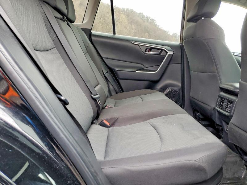 2024 TOYOTA RAV4 HYBRID XLE — Фото 11 из 14