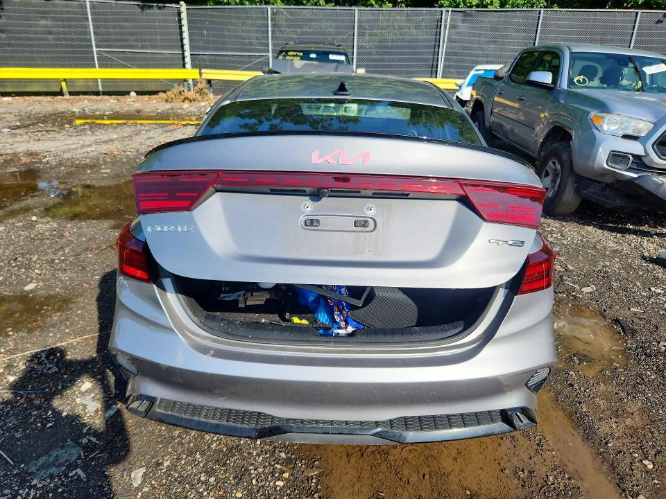 2024 KIA FORTE GT LINE — Фото 6 из 12