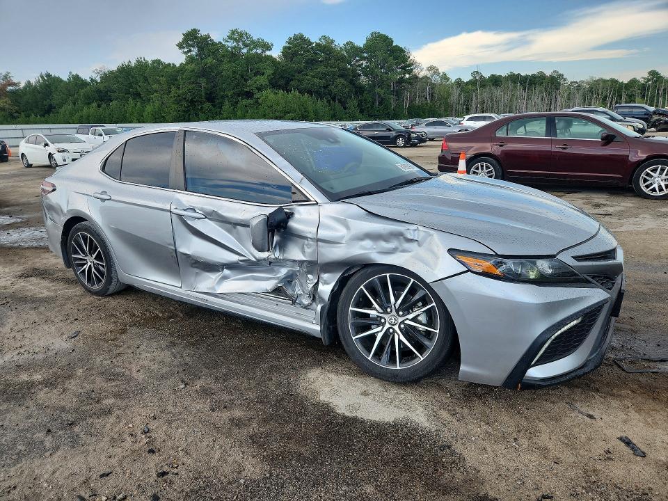 2024 TOYOTA CAMRY SE — Фото 4 из 12