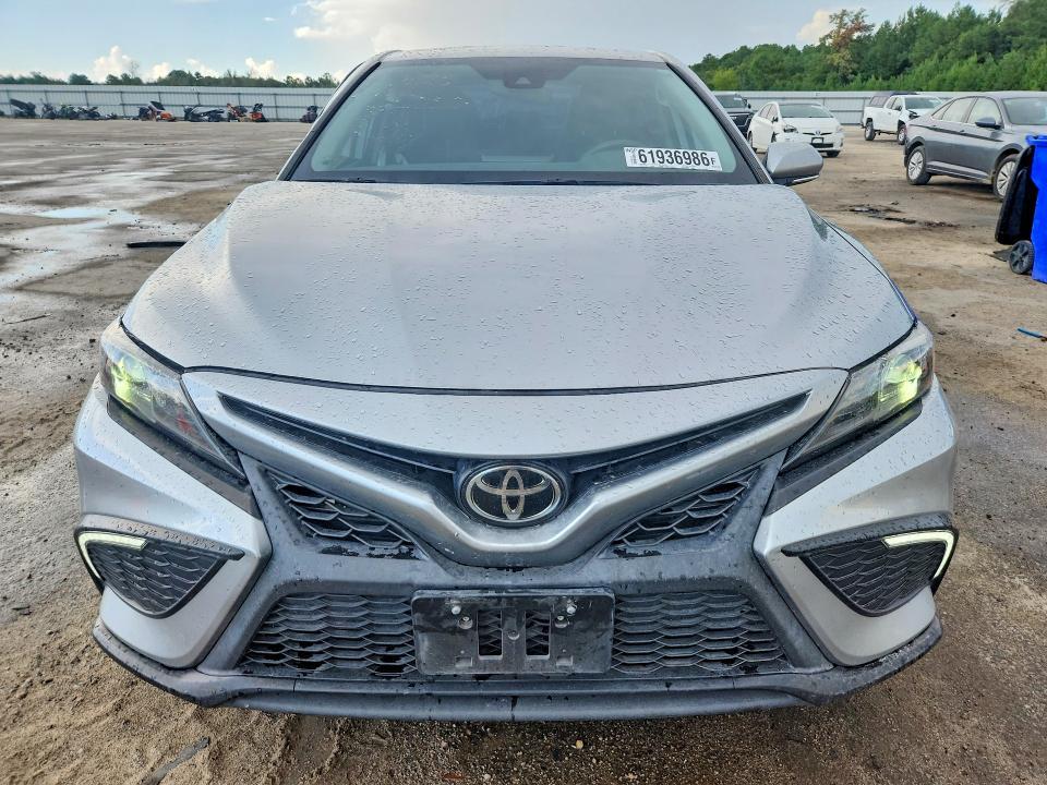 2024 TOYOTA CAMRY SE — Фото 5 из 12