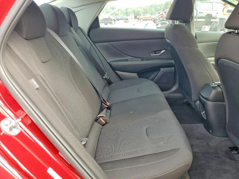 2024 HYUNDAI ELANTRA SE — Фото 10 из 12