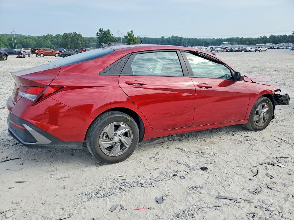 2024 HYUNDAI ELANTRA SE — Фото 3 из 12