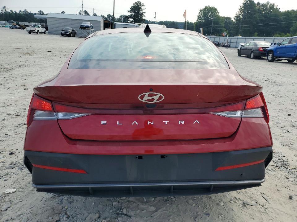2024 HYUNDAI ELANTRA SE — Фото 6 из 12