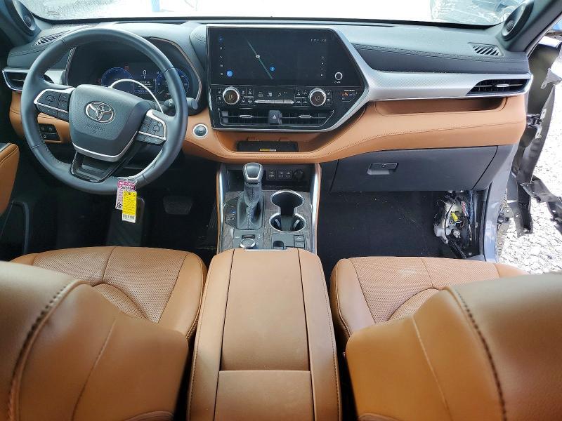 2024 TOYOTA HIGHLANDER PLATINUM — Фото 8 из 14