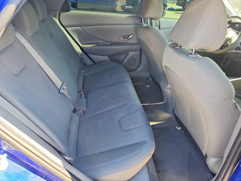 2022 HYUNDAI ELANTRA SE — Фото 10 из 13