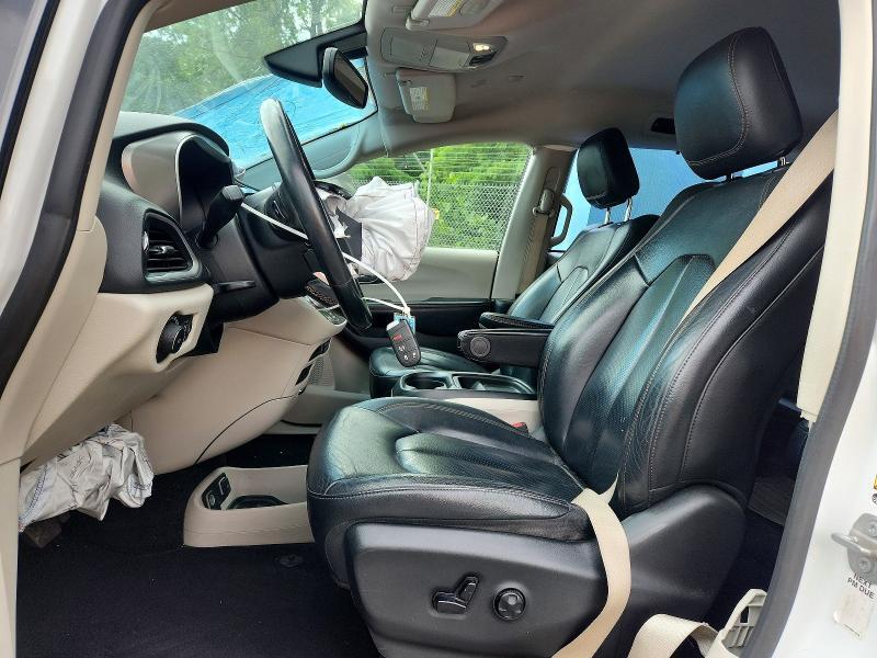 2020 CHRYSLER PACIFICA TOURING L — Фото 7 из 13