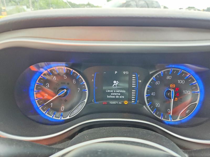 2020 CHRYSLER PACIFICA TOURING L — Фото 9 из 13