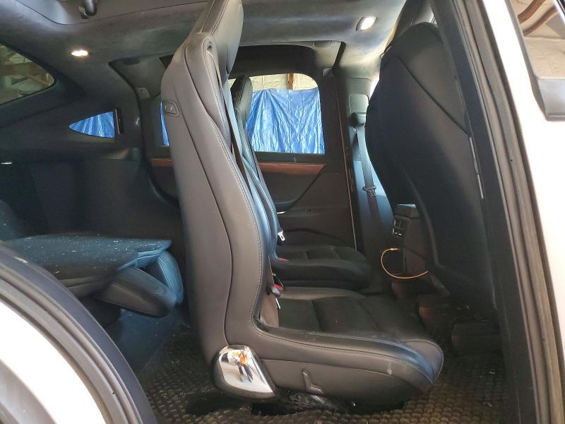 2020 TESLA MODEL X — Фото 11 из 13