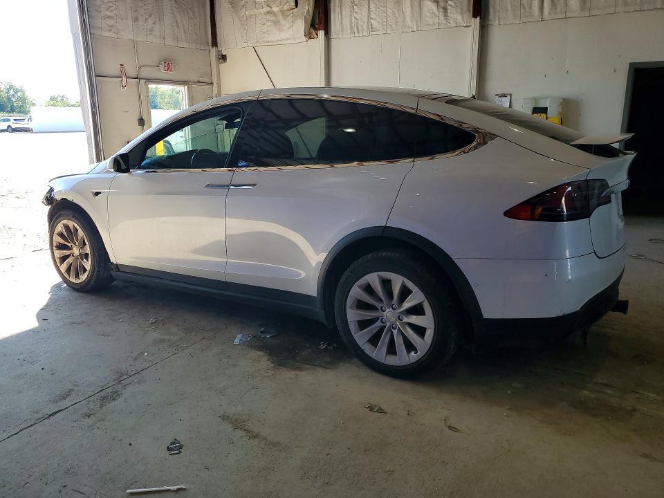 2020 TESLA MODEL X — Фото 2 из 13