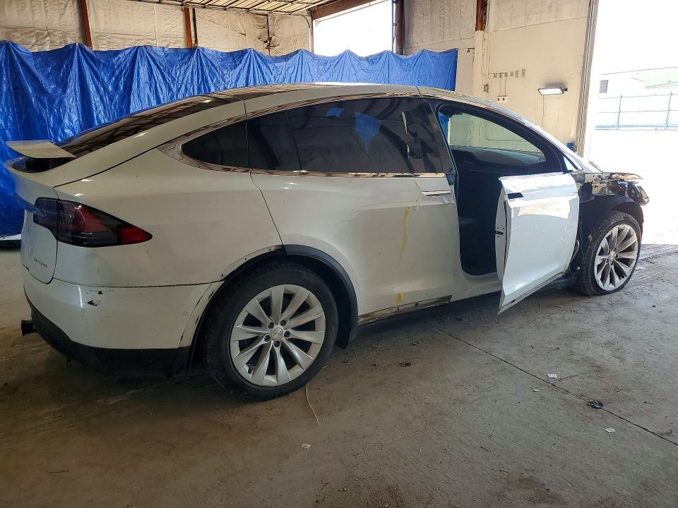 2020 TESLA MODEL X — Фото 3 из 13
