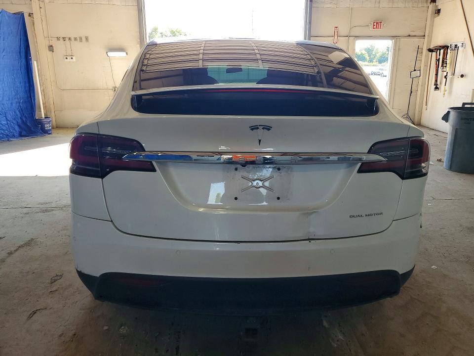 2020 TESLA MODEL X — Фото 6 из 13