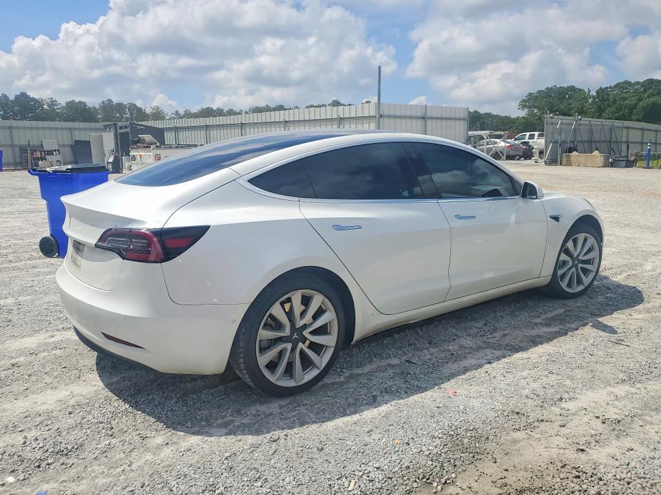 2020 TESLA MODEL 3 — Фото 3 из 12