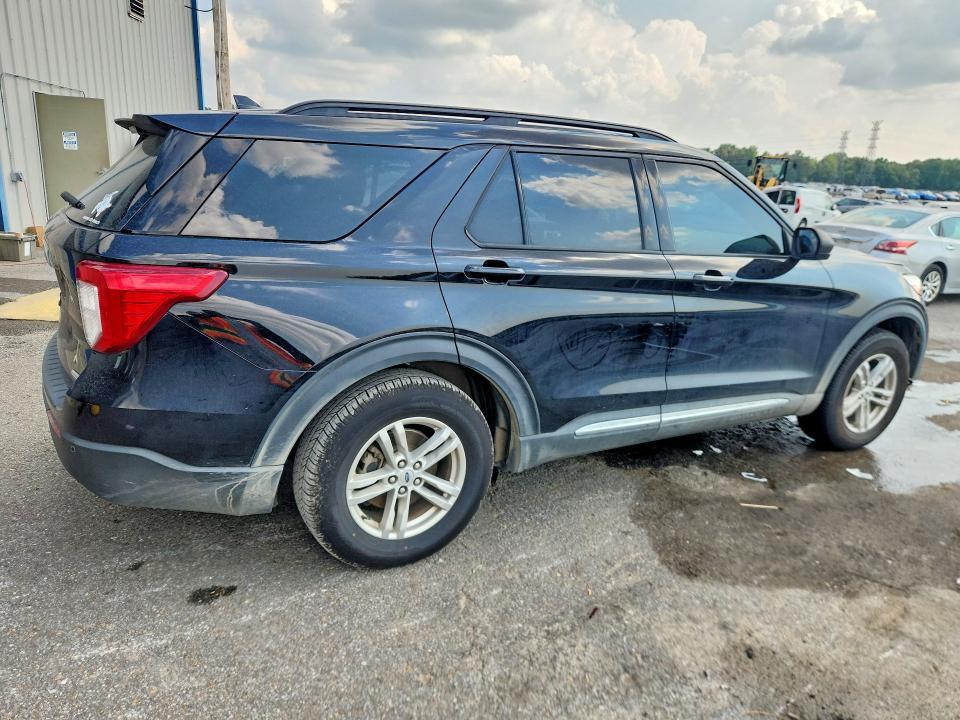 2020 FORD EXPLORER XLT — Фото 3 из 13