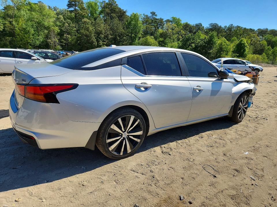 2019 NISSAN ALTIMA SR — Фото 3 из 12