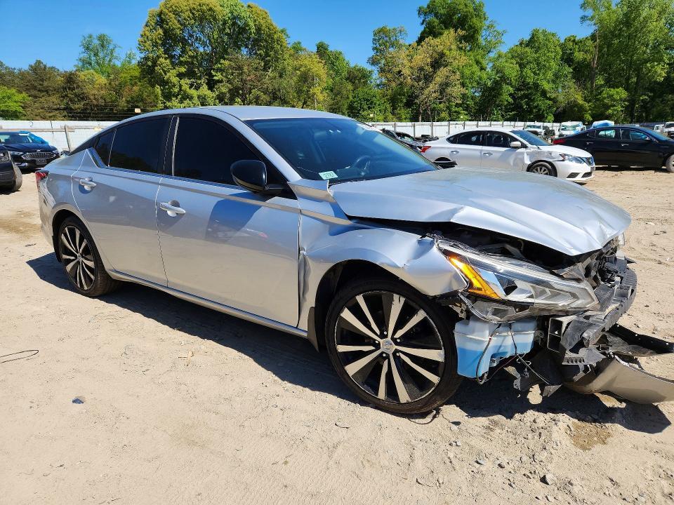 2019 NISSAN ALTIMA SR — Фото 4 из 12