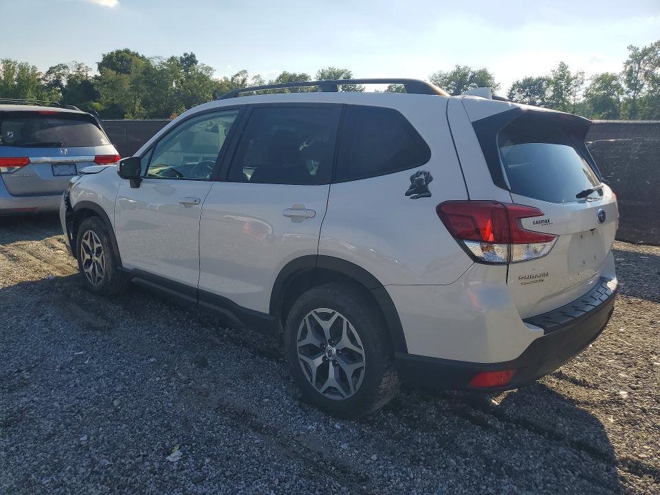 2019 SUBARU FORESTER PREMIUM — Фото 2 из 13
